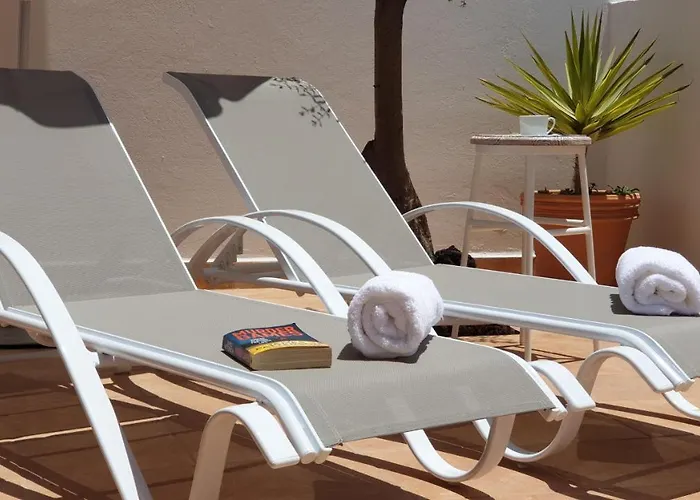 Sunny & New In Appartement